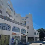 Pearl City View Apartment